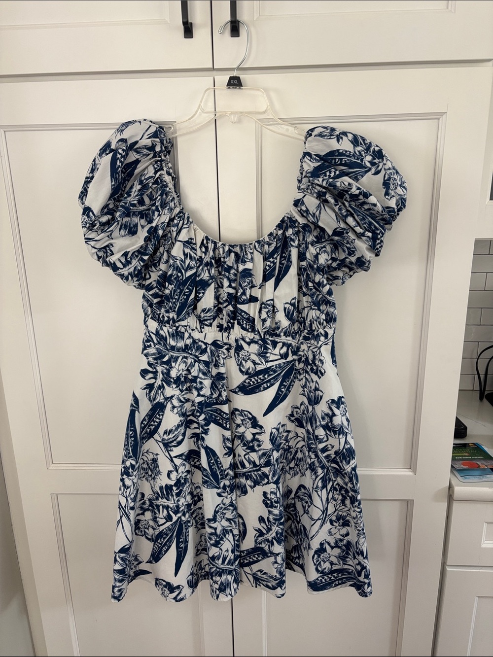 Abercrombie & Fitch Emerson White and Navy Floral Puff-Sleeve Mini Dress